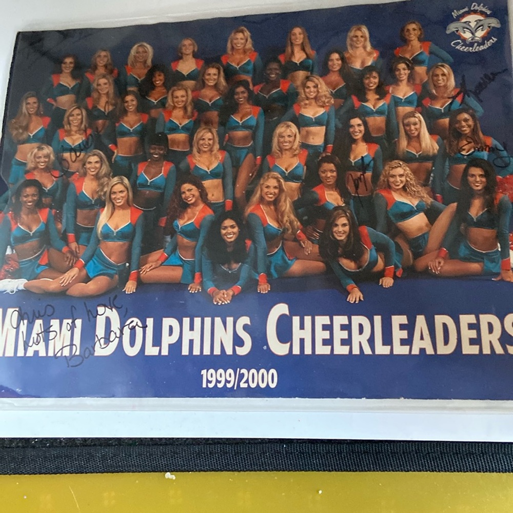 Miami Dolphins Cheerleaders 1999/2000 with some autographs